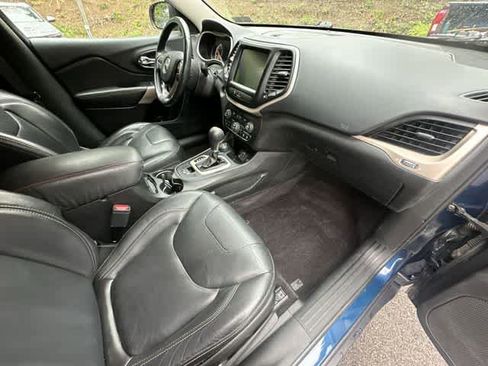 Used 2018 Jeep Cherokee Limited w/ Trailer Tow Group AWD/4WD image 21
