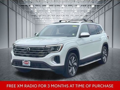 Used 2025 Volkswagen Atlas SEL AWD/4WD image 4