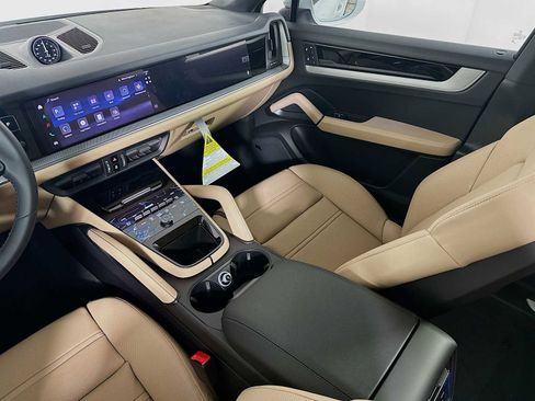 New 2026 Porsche Cayenne Coupe image 25