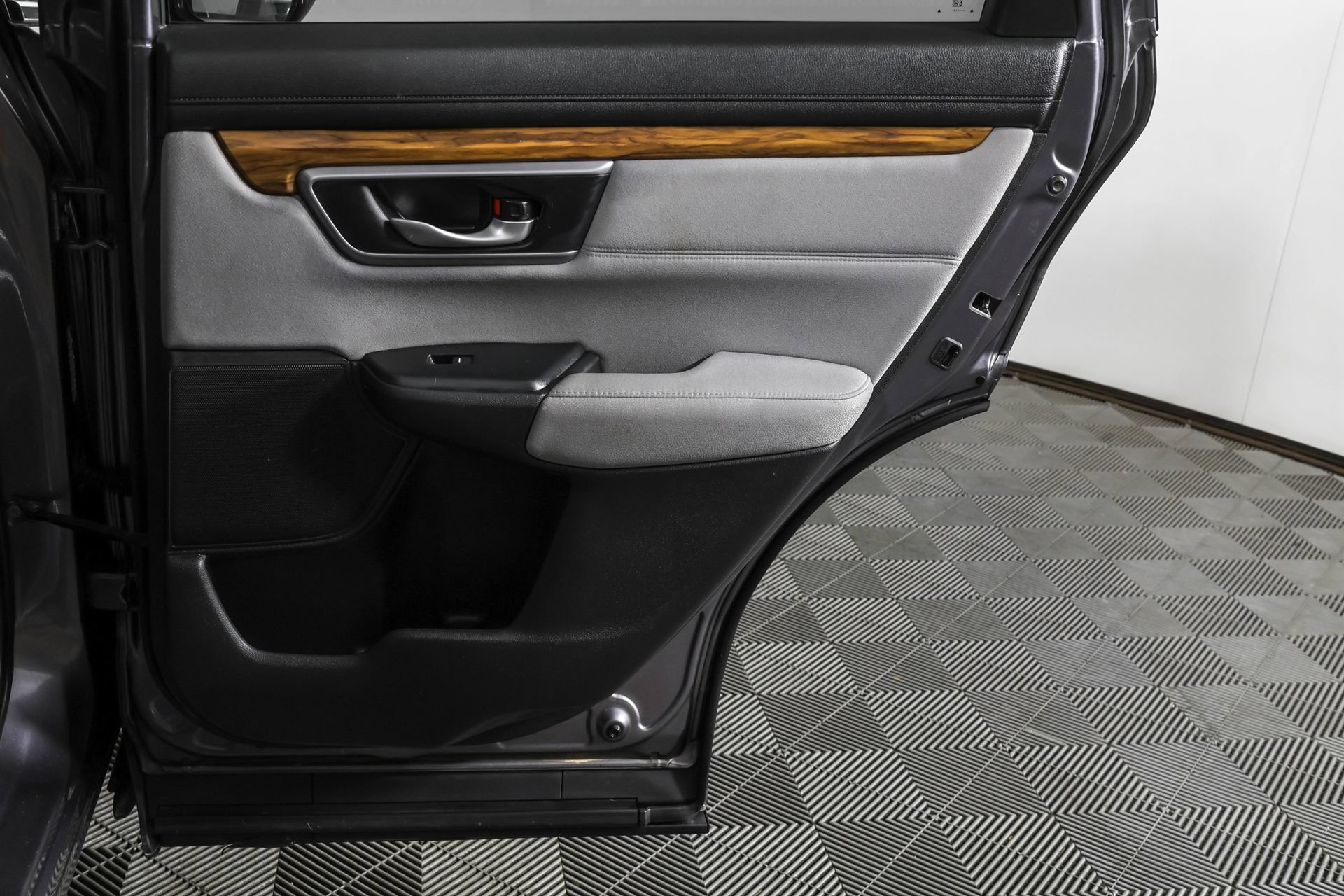 Used 2017 Honda CR-V EX image 42