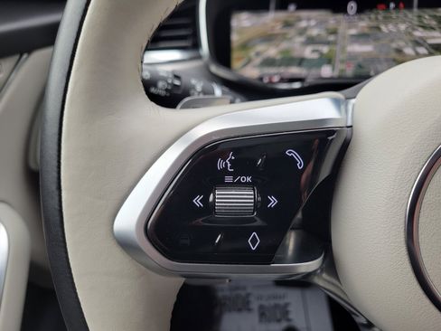 Used 2024 Jaguar F-PACE R-Dynamic S image 33