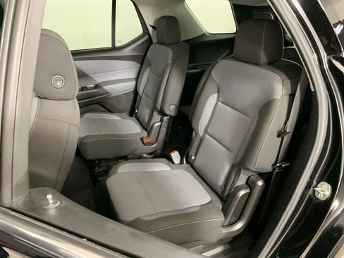 Used 2021 Chevrolet Traverse LT image 30