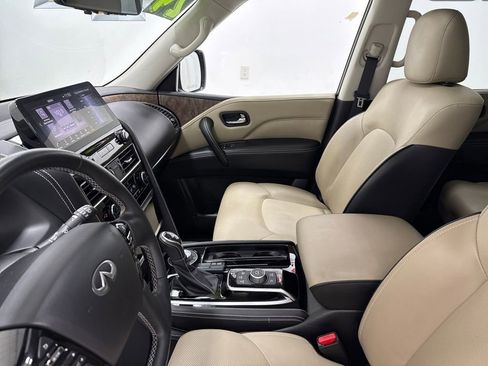 Used 2024 INFINITI QX80 Premium Select w/ All-Season Package image 30