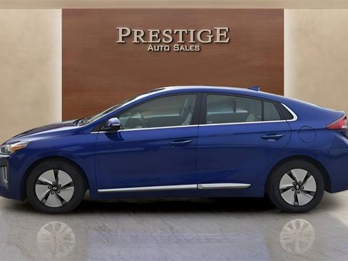 Used 2022 Hyundai Ioniq SE image 11