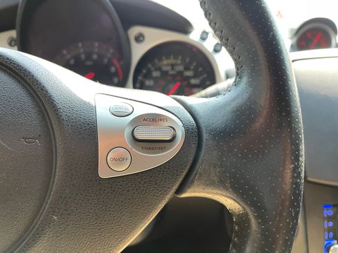 Used 2009 Nissan 370Z Coupe RWD image 31