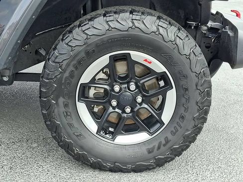 Used 2018 Jeep Wrangler Unlimited Rubicon AWD/4WD image 11