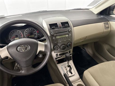 Used 2011 Toyota Corolla LE image 30