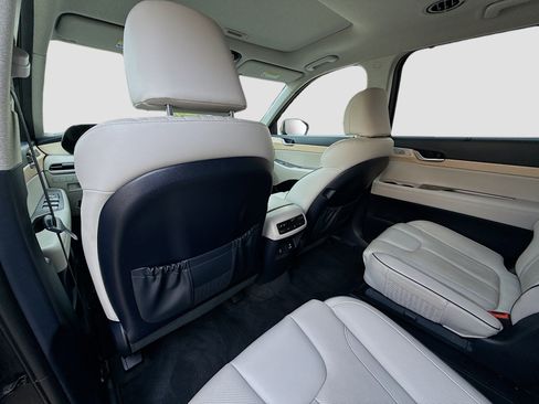 Used 2023 Hyundai Palisade Limited image 24