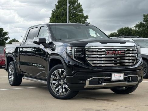 Used 2023 GMC Sierra 1500 Denali w/ Denali Reserve Package AWD/4WD image 2