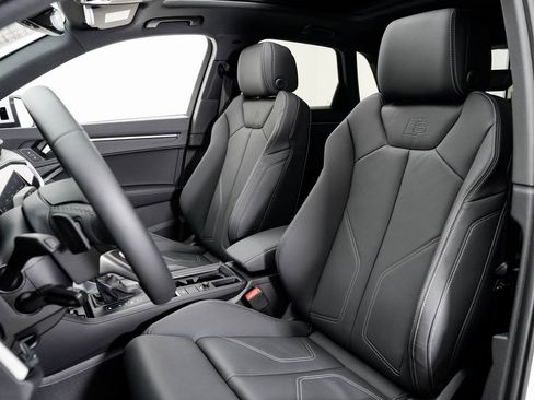 Used 2025 Audi Q3 2.0T Premium image 5