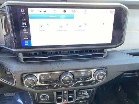 Used 2024 Jeep Wrangler Unlimited Sport AWD/4WD image 12