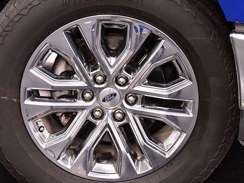 Used 2025 Ford F150 Lariat w/ Equipment Group 502A High AWD/4WD image 9