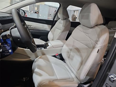 New 2026 Hyundai Tucson SE image 14