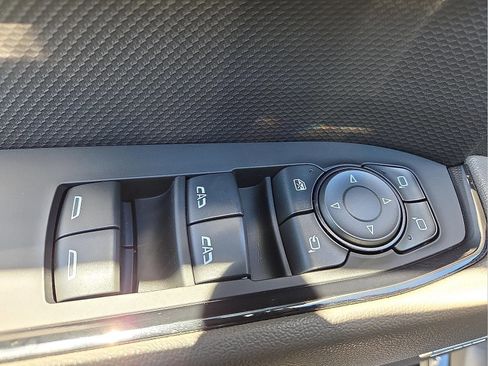 Used 2024 Chevrolet Silverado 1500 ZR2 w/ Technology Package image 15