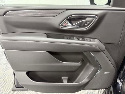 Used 2023 GMC Yukon XL SLT image 11