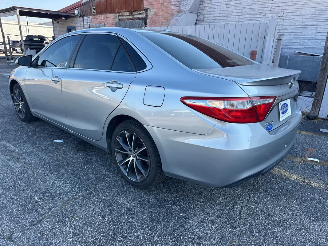 Used 2016 Toyota Camry XSE FWD image 4