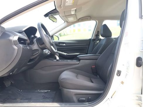 Used 2025 Nissan Altima 2.5 SV AWD/4WD image 12