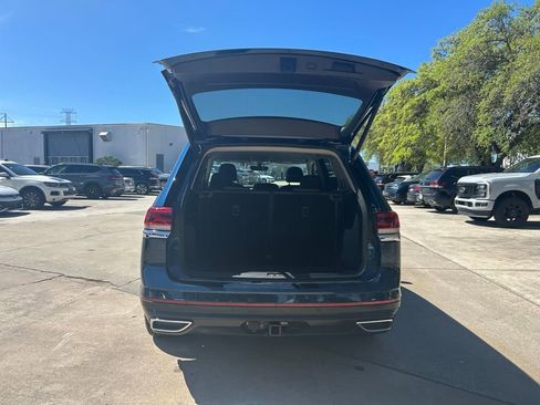 Used 2023 Volkswagen Atlas SE w/ Black Wheel Package image 41