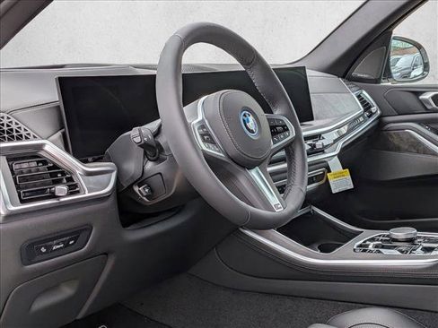 New 2026 BMW X5 xDrive50e w/ M Sport Package image 3
