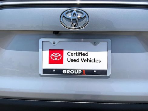 Used 2022 Toyota RAV4 XLE Premium FWD image 10