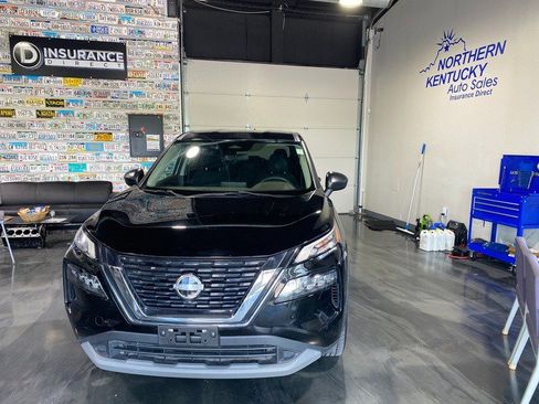 Used 2023 Nissan Rogue S AWD/4WD image 3