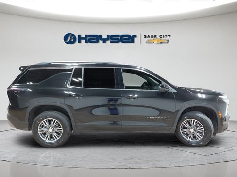 Used 2026 Chevrolet Traverse LT AWD/4WD image 8