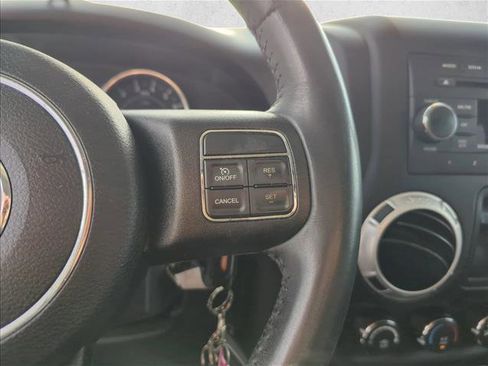 Used 2016 Jeep Wrangler Sahara w/ Connectivity Group image 15