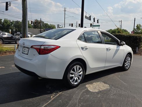 Used 2015 Toyota Corolla LE image 4