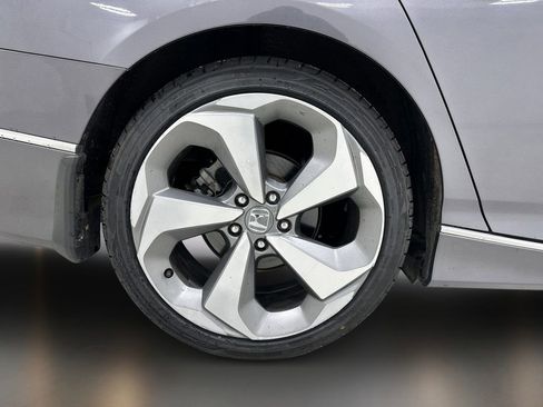 Used 2019 Honda Accord Touring image 9