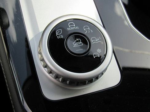 New 2025 Mitsubishi Outlander SE FWD image 22