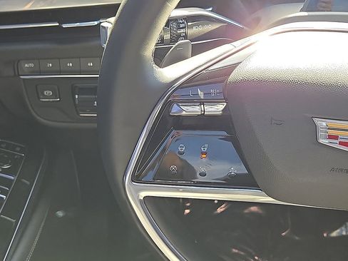 Used 2025 Cadillac Escalade Sport w/ Touring Package image 19