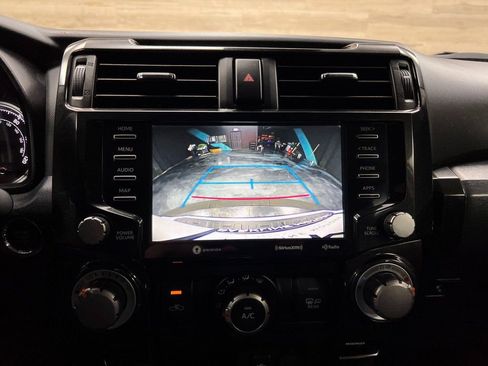 Used 2024 Toyota 4Runner TRD Off-Road Premium image 9