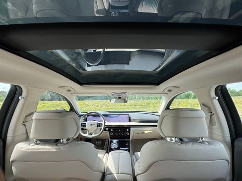 Used 2025 Genesis G80 2.5T Sport Prestige image 3