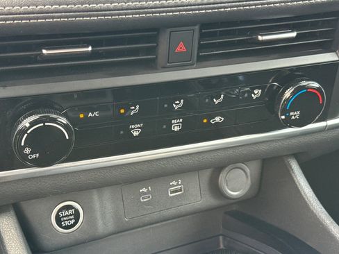 Used 2023 Nissan Rogue S image 20