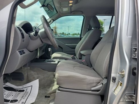 Used 2016 Nissan Frontier SV RWD image 14