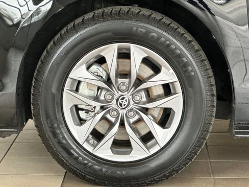 Certified 2024 Toyota Sienna LE image 27