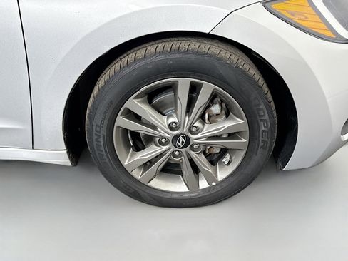 Used 2018 Hyundai Elantra SEL image 31