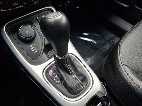 Used 2021 Jeep Compass Latitude image 14