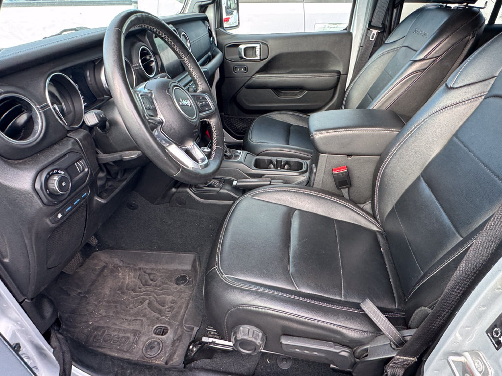 Used 2023 Jeep Wrangler Unlimited Sahara w/ Cold Weather Group AWD/4WD image 24