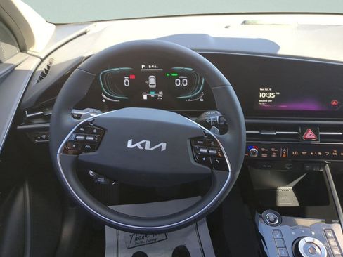New 2025 Kia Niro EX w/ EX Cold Weather Package image 13