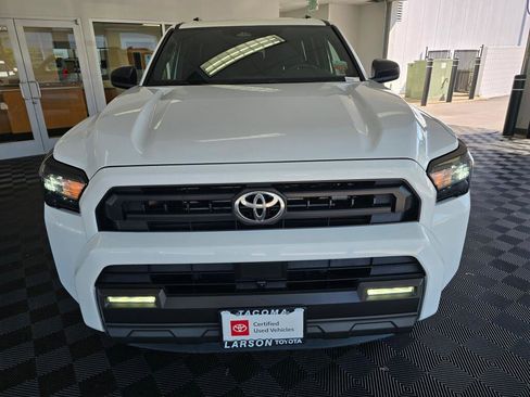 Certified 2026 Toyota 4Runner SR5 AWD/4WD image 8