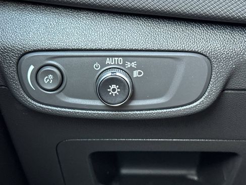 Used 2024 Chevrolet TrailBlazer LT w/ Convenience Package image 34