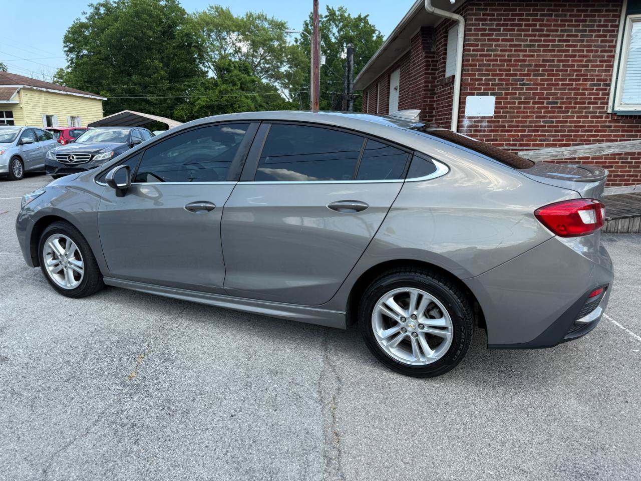 Used 2018 Chevrolet Cruze LT w/ Convenience Package FWD image 36