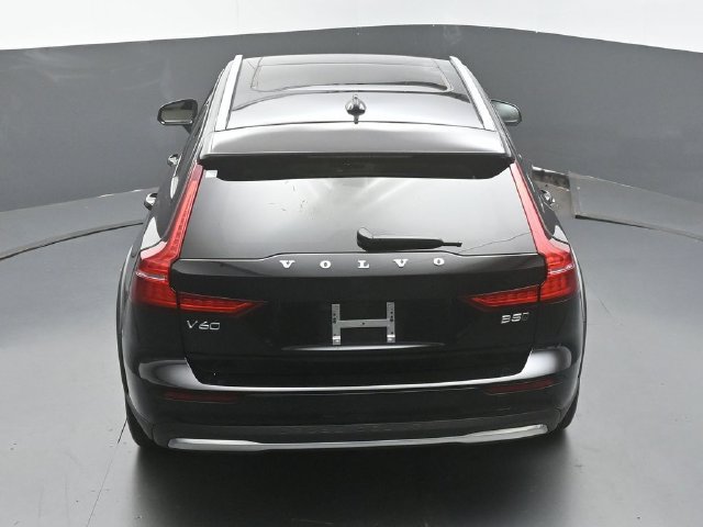 Used 2025 Volvo V60 B5 Cross Country Plus AWD/4WD image 47