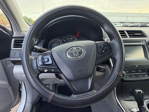 Used 2015 Toyota Camry LE FWD image 9