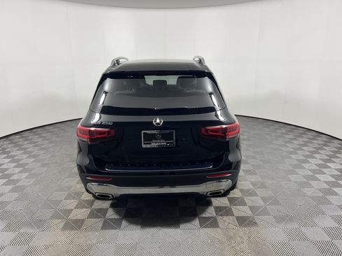 Certified 2023 Mercedes-Benz GLB 250 image 4