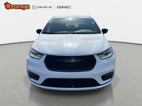 Used 2024 Chrysler Pacifica Limited FWD image 7