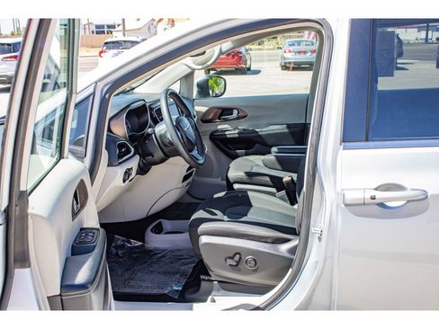 Used 2023 Chrysler Voyager LX FWD image 28