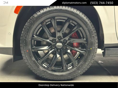 Used 2022 Cadillac Escalade ESV Sport Platinum w/ LPO, ONYX Package image 44