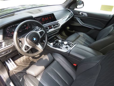 Used 2022 BMW X7 M50i w/ Dynamic Handling Package AWD/4WD image 11